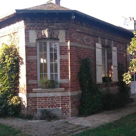 Hotel Le Jardin Des Ecureuils Demuin Exterior foto